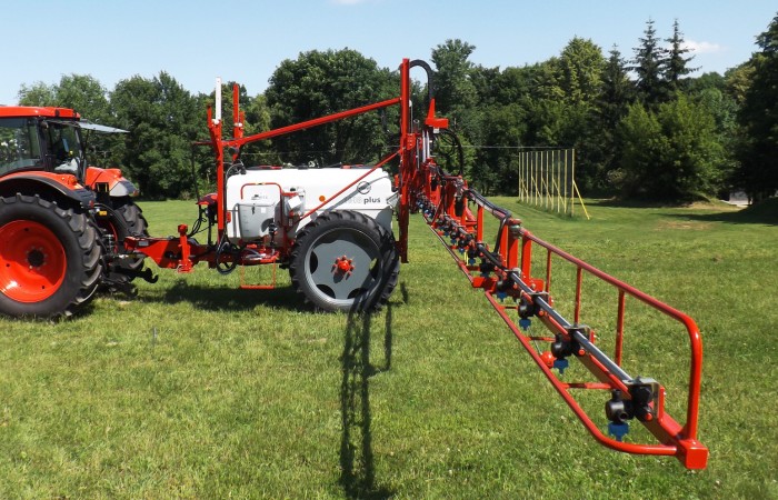 Opryskiwacz przyczepiany_UNIA_PLUS_1618_2