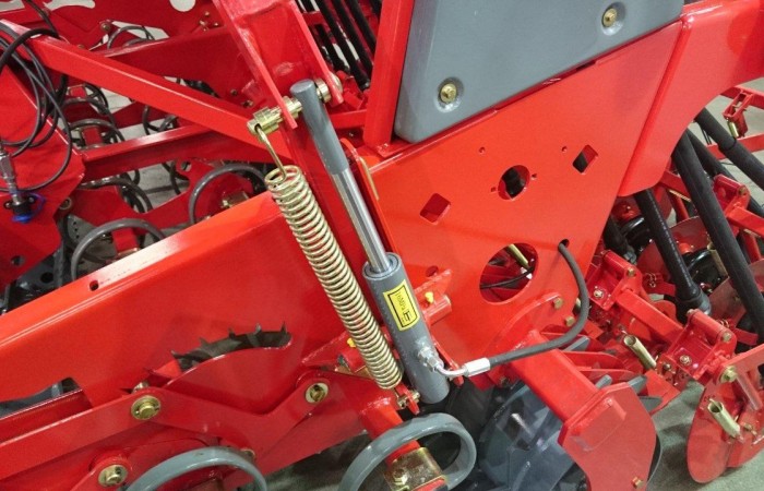 PLUS 400 - hydrauliczny znacznik do pionu